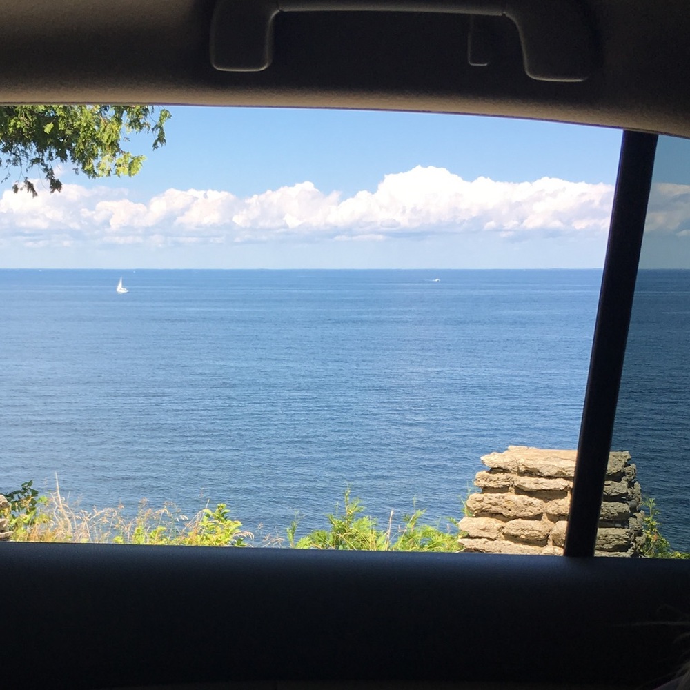 Meet your Posher, Leslie